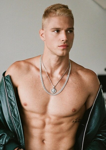 Matthew Noszka photo