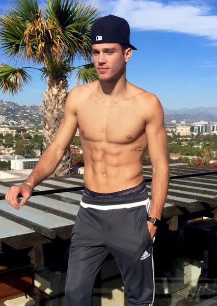 Matthew Noszka photo