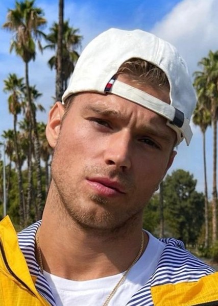 Matthew Noszka photo