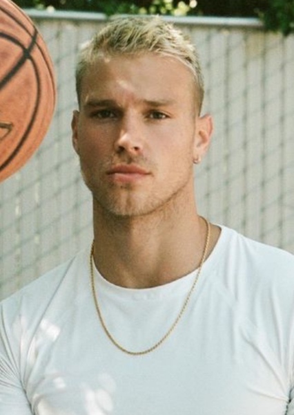 Matthew Noszka photo