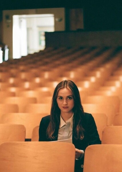 Maude Apatow photo