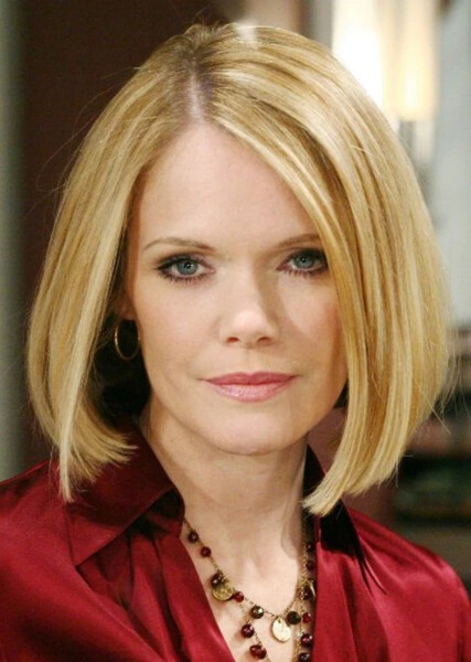 Maura West photo
