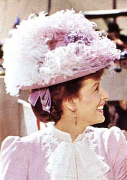 Maureen O'Hara photo