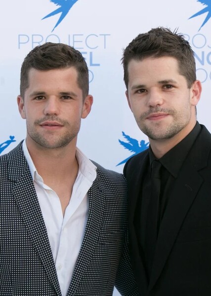 Max and Charlie carver