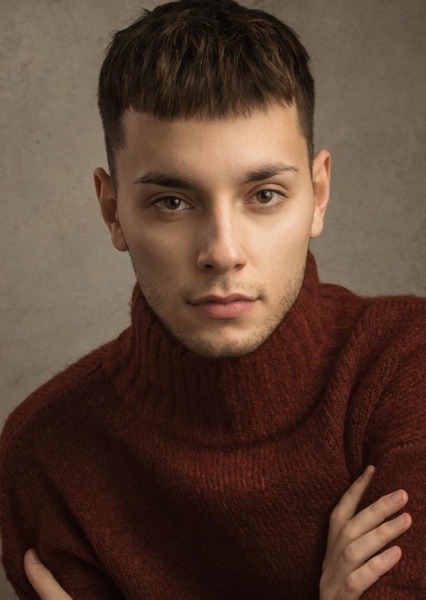 Max Harwood photo