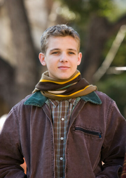 Max Thieriot photo