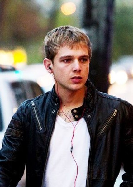 Max Thieriot photo