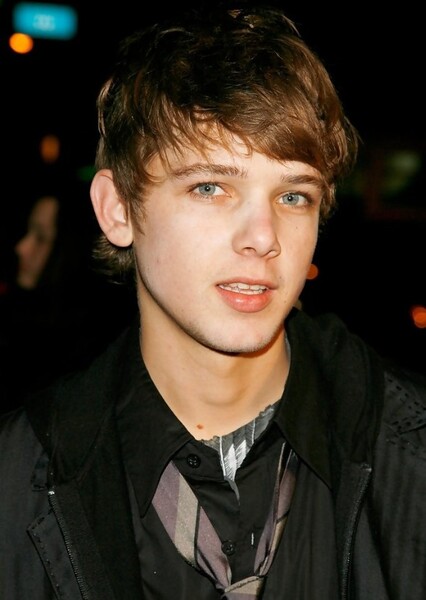 Max Thieriot photo