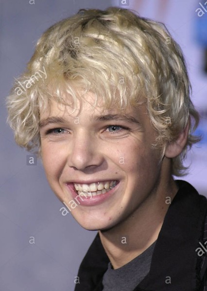 Max Thieriot photo