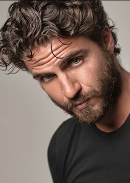 Maxi Iglesias photo