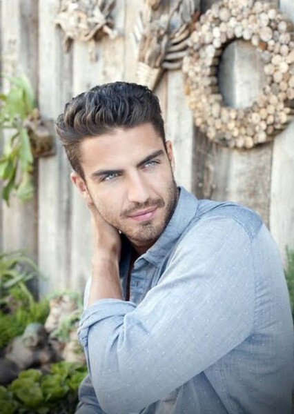Maxi Iglesias photo
