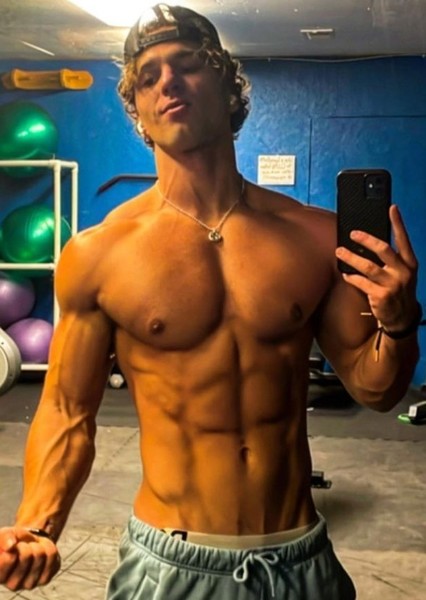 Maxim Peshek photo