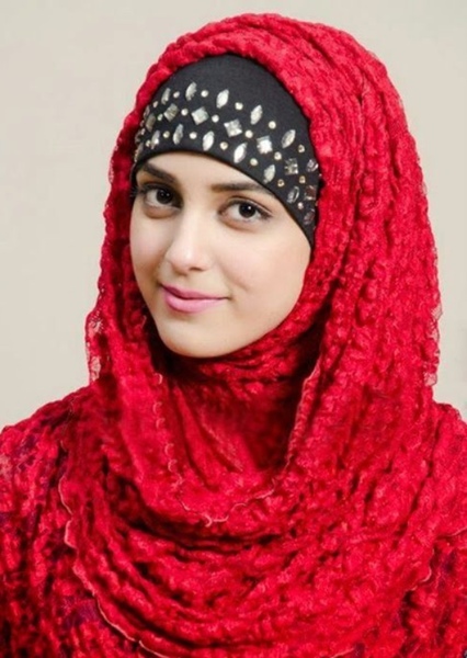 Maya Ali photo