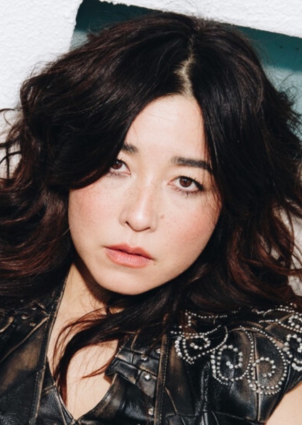 Maya Erskine photo
