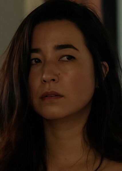 Maya Erskine photo