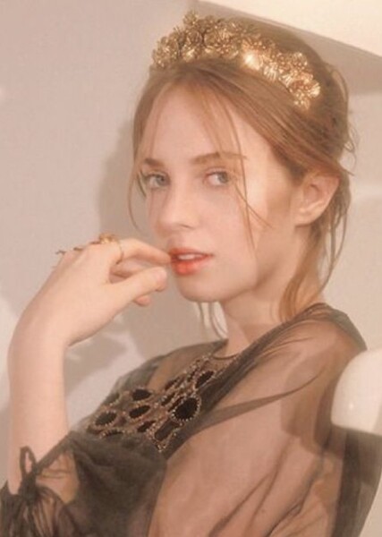 Maya Hawke photo