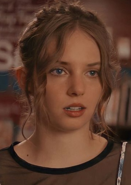 Maya Hawke photo