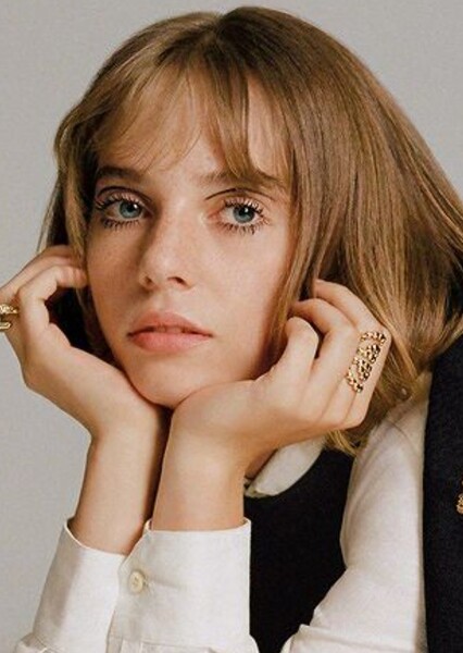 Maya Hawke photo