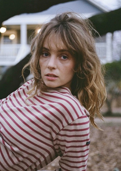 Maya Hawke photo