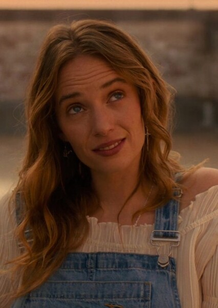 Maya Hawke photo