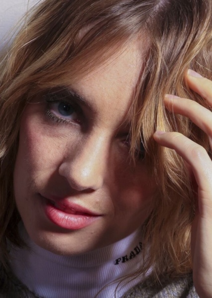 Maya Hawke photo