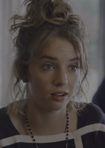 Maya Hawke photo