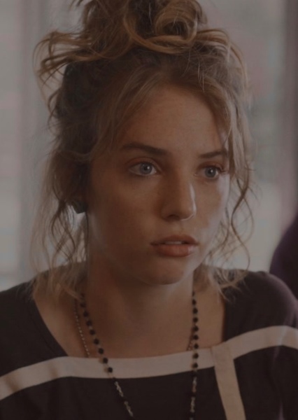 Maya Hawke photo