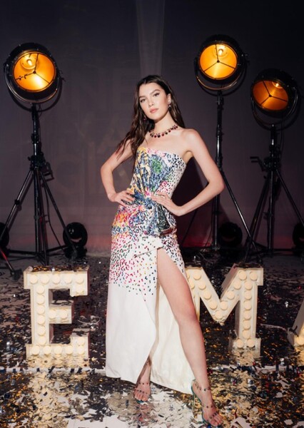 Maya Henry photo