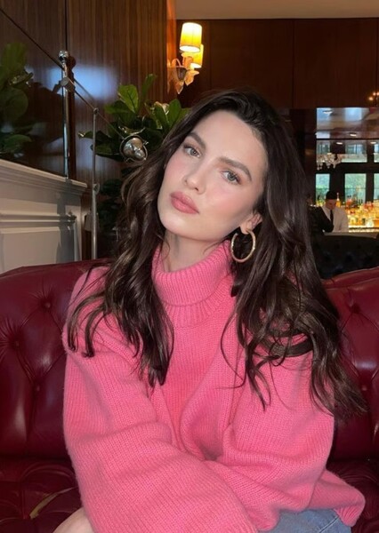 Maya Henry photo
