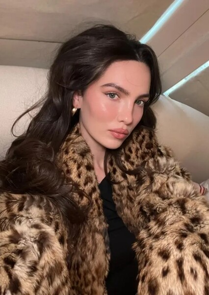 Maya Henry photo