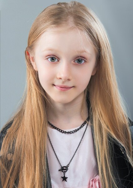 Maya Sheina photo