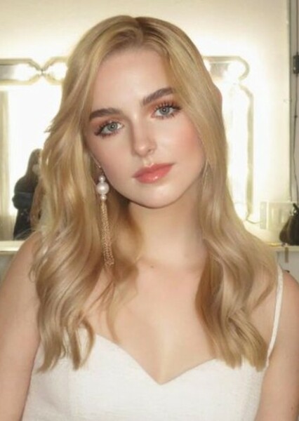 Mckenna Grace photo