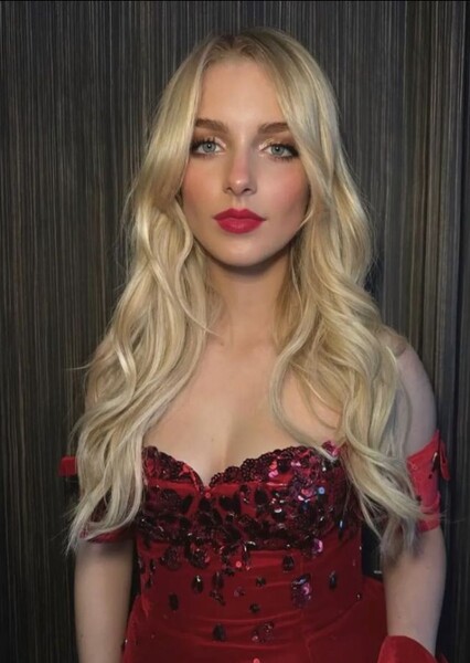 Mckenna Grace photo