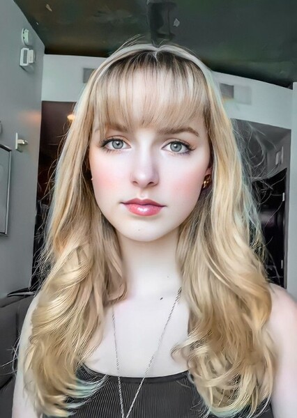 Mckenna Grace photo