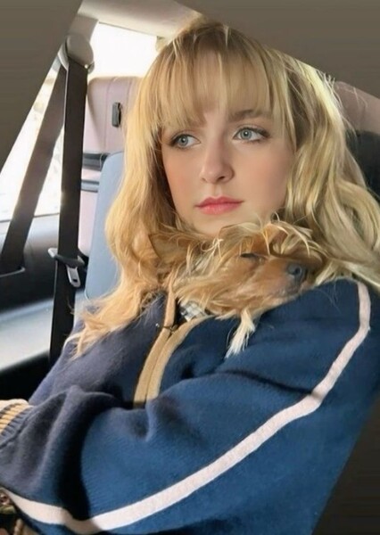 Mckenna Grace photo