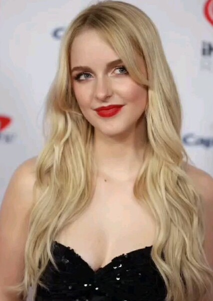 Mckenna Grace photo