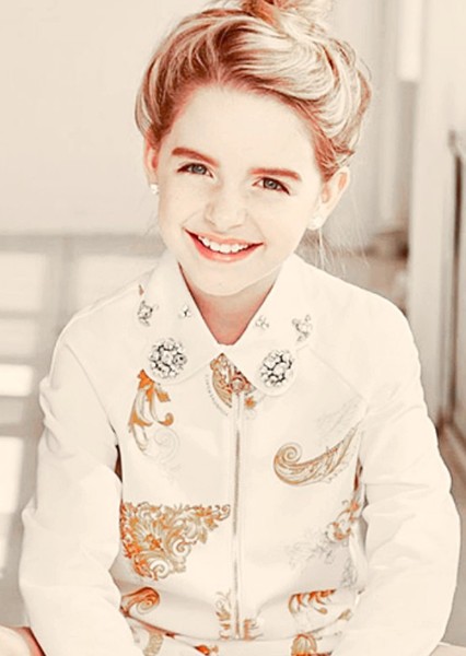 Mckenna Grace photo