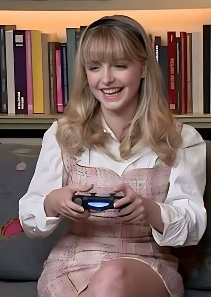 Mckenna Grace photo