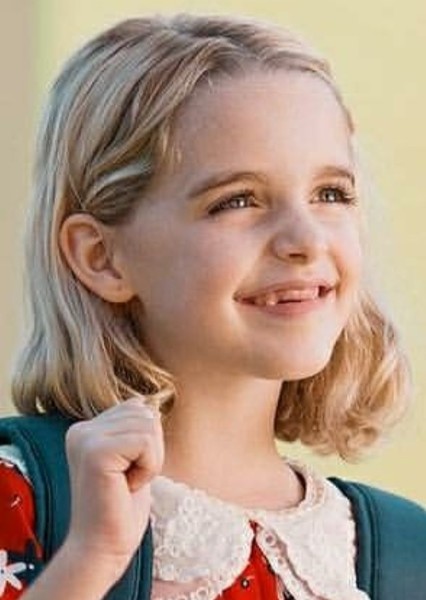 Mckenna Grace photo