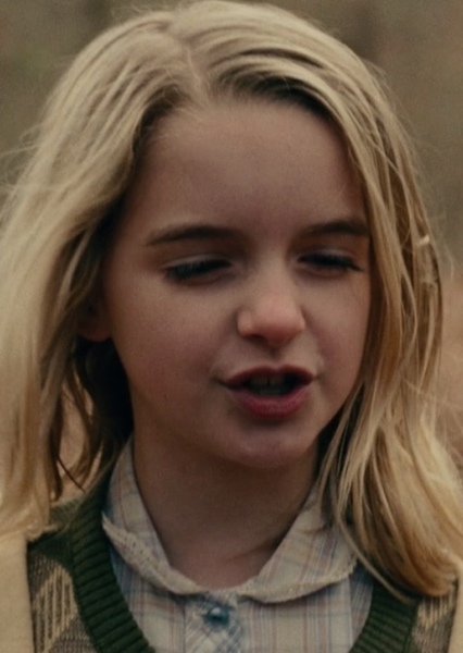 Mckenna Grace photo