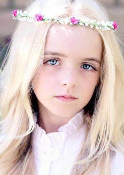 Mckenna Grace photo