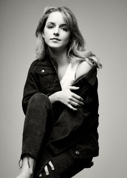 Mckenna Grace photo