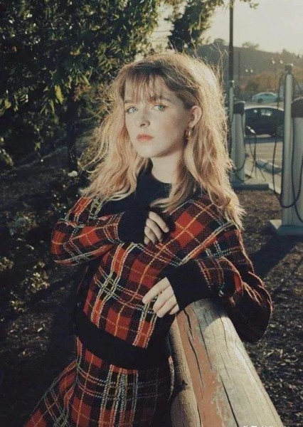 Mckenna Grace photo