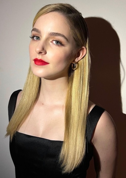 Mckenna Grace photo