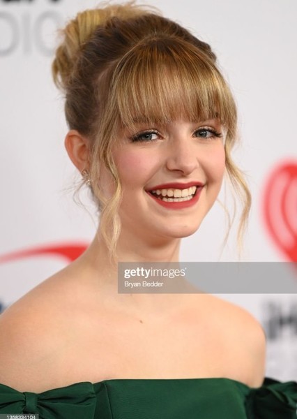 Mckenna Grace photo