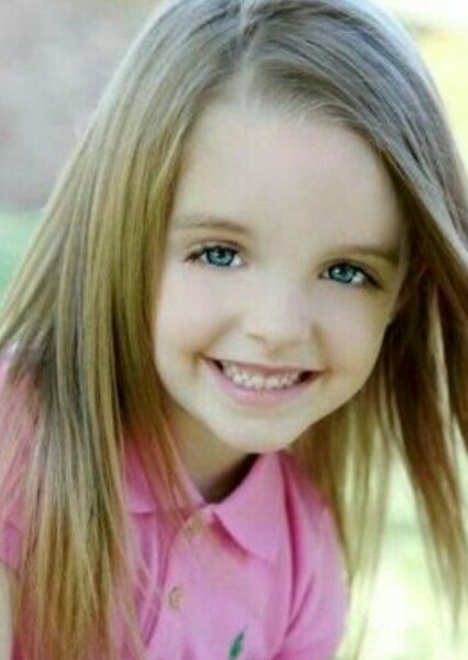 Mckenna Grace photo