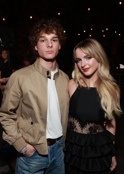 McKenna Grace and Mason Thames