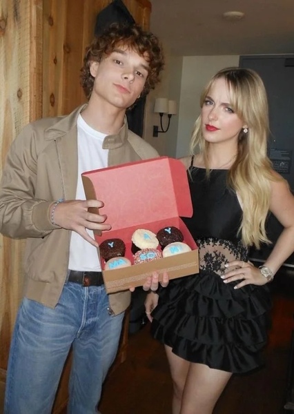 McKenna Grace and Mason Thames photo