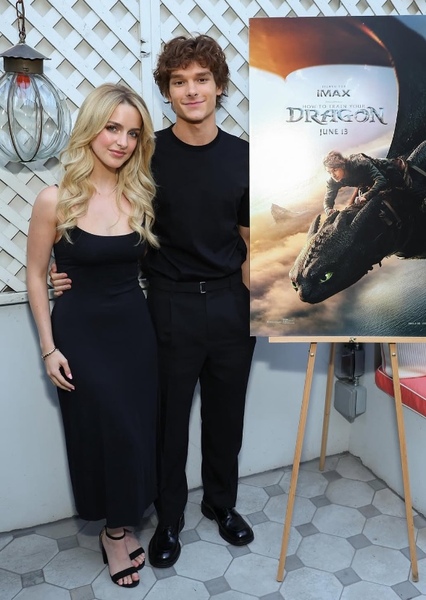 McKenna Grace and Mason Thames photo