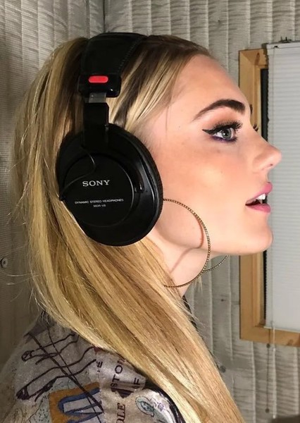 Meg Donnelly photo